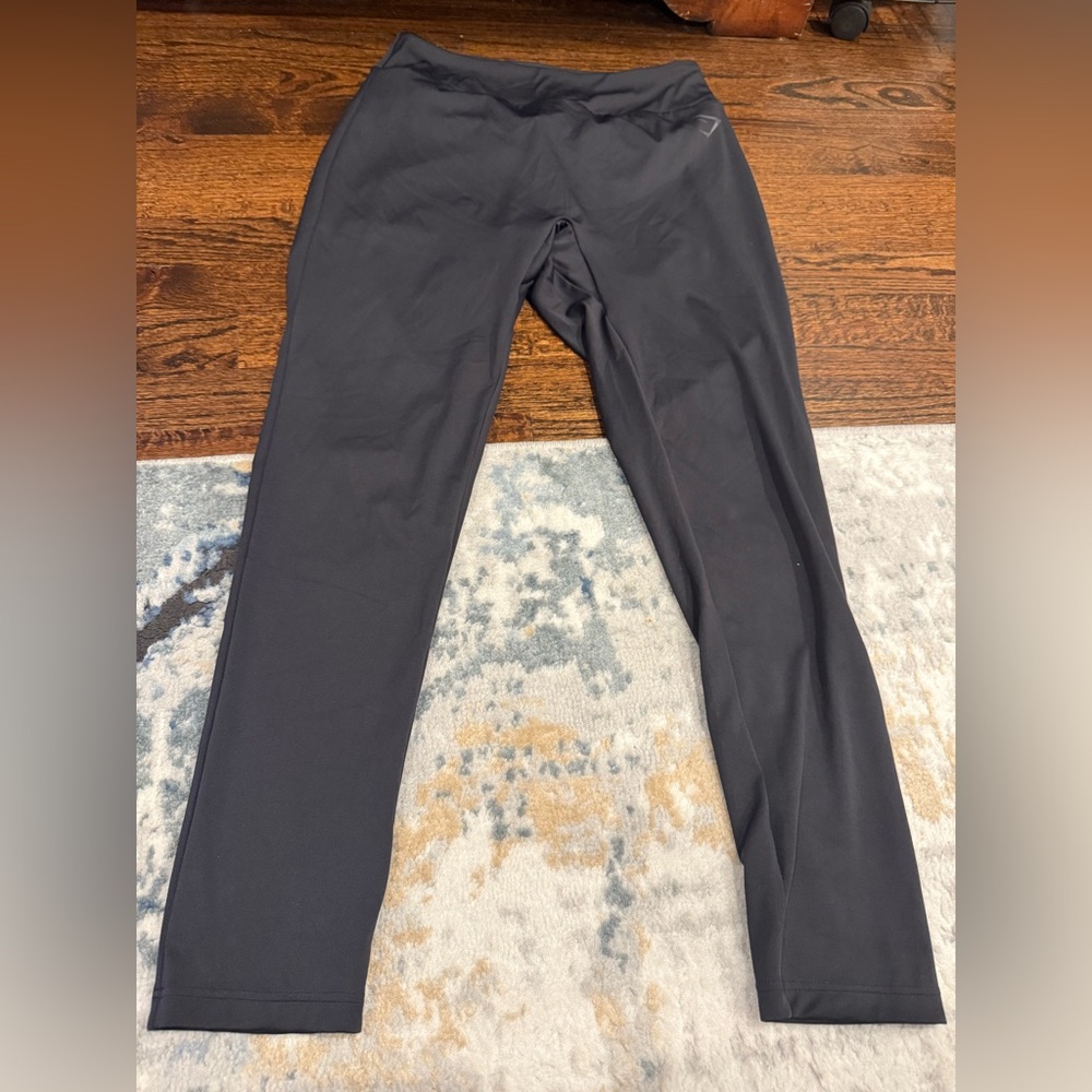 Gymshark black leggings with scrunch estimated size medium like new condition